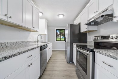 72 Pendleton Ln, Londonderry, NH 03053 - photo 2