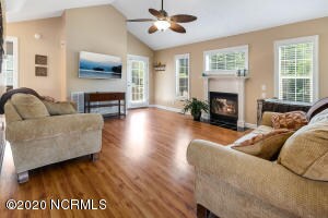 20200713a 615 Eagles Nest Rd MLS-12