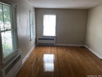 722 Knapps Hwy, Fairfield, CT 06825 - photo 3