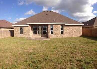 943 Thomas Ln, Alamo, TX 78516 - photo 2