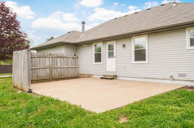 403 E Chet Atkins Ct-6