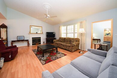 6922_Benwood_Dr_03