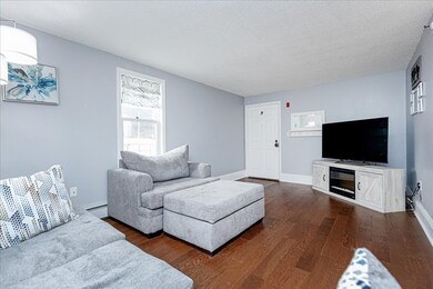 31 Lantern Ln unit 8, Dracut, MA 01826 - photo 2