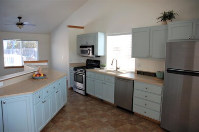 21340 Pelican Dr, Bend, OR 97701 - photo 6