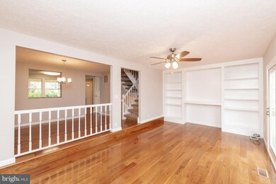19121 Willow Spring Dr, Germantown, MD 20874 - photo 4