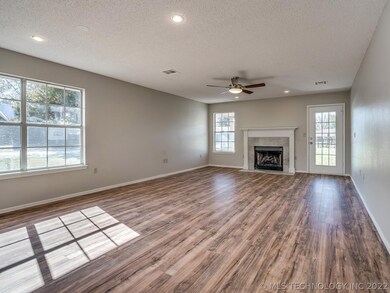 3520 S 215th East Ave, Broken Arrow, OK 74014 - photo 4