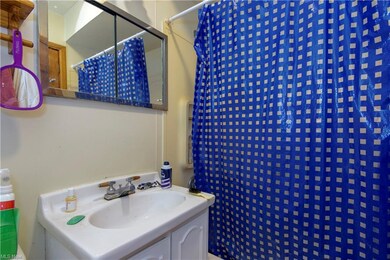 2157 E 39th St, Lorain, OH 44055 - photo 7