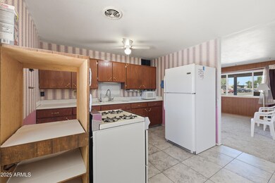 857 E Buffalo St, Chandler, AZ 85225 - photo 7