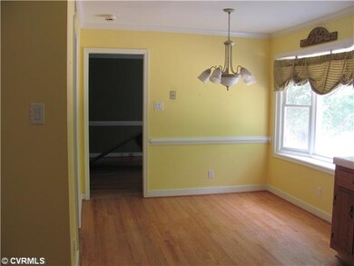 Kitchen - Eat-In Kitchen, Bay Window overlooking a