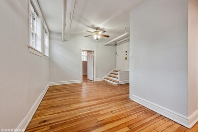510 W Surf St unit B, Chicago, IL 60657 - photo 3