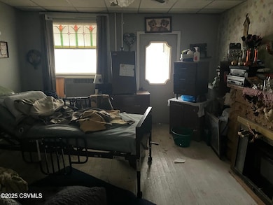 825 E Dewart St unit 827, Shamokin, PA 17872 - photo 4