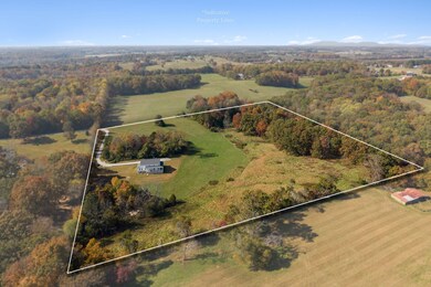 560 Margaret Cir, McMinnville, TN 37110 - photo 3