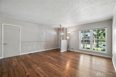 310 Larchway Ln, Springboro, OH 45066 - photo 2