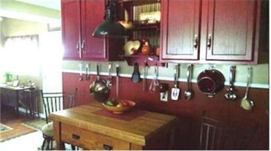 115 Arcadia Blvd, Springfield, MA 01118 - photo 6