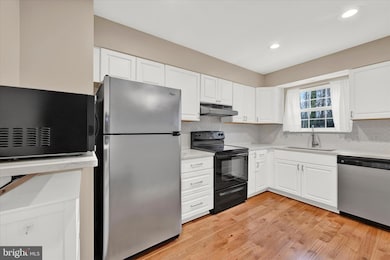 1207 Martha Greenleaf Dr, Crofton, MD 21114 - photo 2