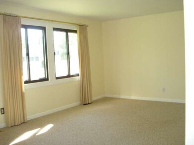 989 Camelot Dr unit 3, Crystal Lake, IL 60014 - photo 5