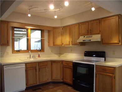 1419 Pegwood Dr unit 1419, Columbus, OH 43229 - photo 4