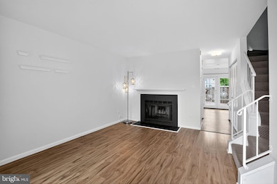 8530 Southlawn Ct, Alexandria, VA 22309 - photo 5