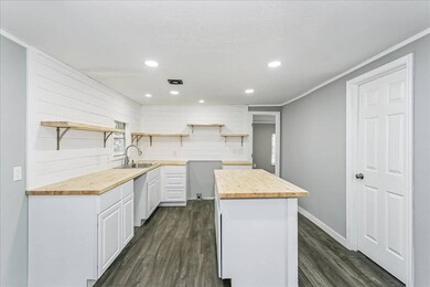 5496 Wales Ave, Pensacola, FL 32526 - photo 6