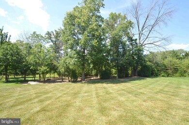 43486 Savoy Woods Ct, Chantilly, VA 20152 - photo 2