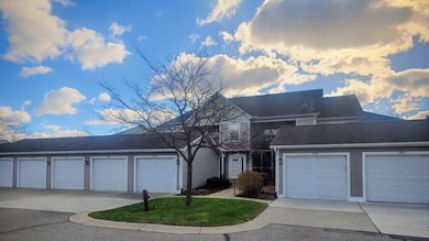 1573 Oakfield Dr unit 120, Ann Arbor, MI 48108 - photo 2