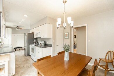 1609 Parker St, Cedar Falls, IA 50613 - photo 7