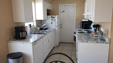 111 Hazelcrest St unit A, Deltona, FL 32725 - photo 4