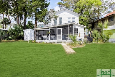 large lot that can be split for a separate buildin