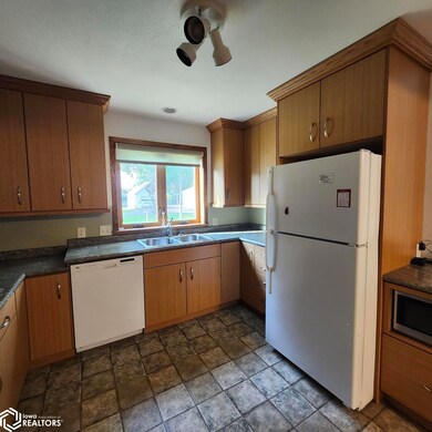 412 3rd St S, Humboldt, IA 50548 - photo 7