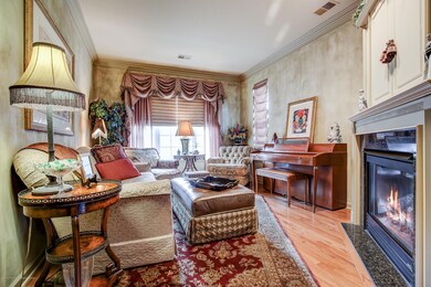 006_Living Room