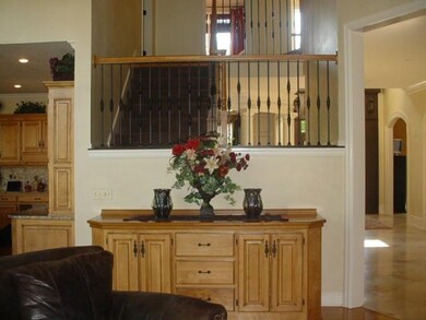 9441 Redbud Ln, Lenexa, KS 66220 - photo 4