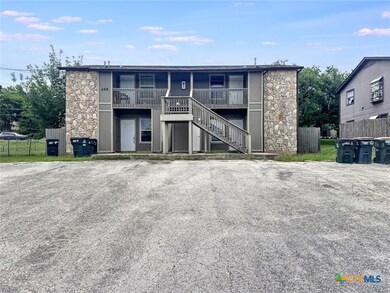 608 Bracewood Cir unit B, San Marcos, TX 78666 - photo 2