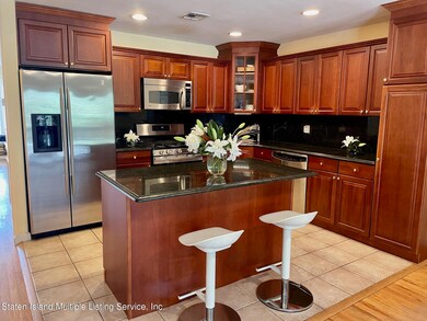 35 Chesterfield Ln, Staten Island, NY 10314 - photo 3