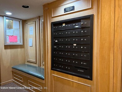 75 Essex Dr unit 2G, Staten Island, NY 10314 - photo 5