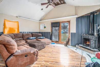 236 Sorin living room1st photo