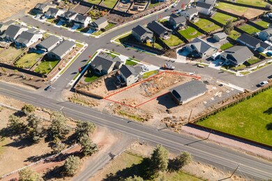 4615 SW Salmon Ave, Redmond, OR 97756 - photo 6