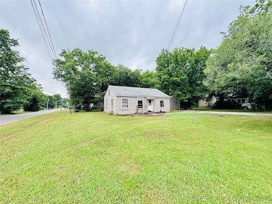 701 N State St, Wagoner, OK 74467 - photo 3