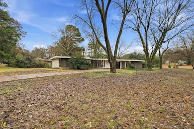 2534 Elmore Park Rd, Memphis, TN 38134 - photo 3