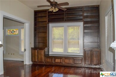 215 Scott St, San Marcos, TX 78666 - photo 2