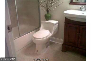 1952 Kennedy Dr unit 201, McLean, VA 22102 - photo 4