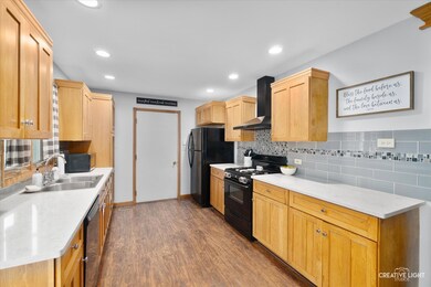 110 Kevin Ln, Oswego, IL 60543 - photo 5