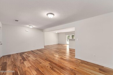 Living room 3