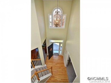 2-Story Foyer w/ Hardwoods