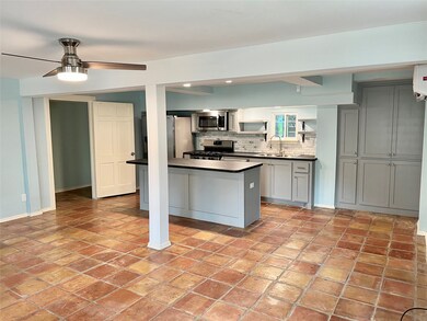 2012 Elmen St unit 2, Houston, TX 77019 - photo 3