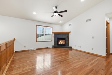 330 Waite Ln, Platteville, WI 53818 - photo 4