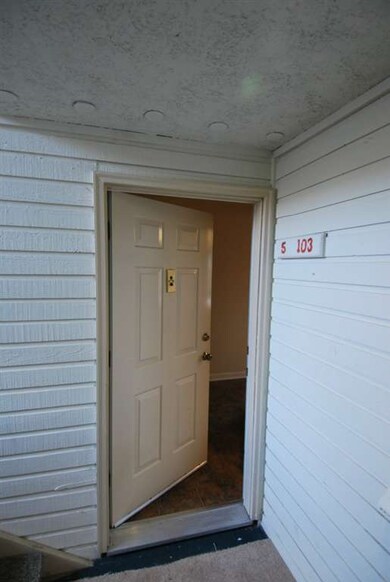 20161 Vikings Crest Loop NE unit 5-103, Poulsbo, WA 98370 - photo 2