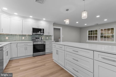 33 Red Rose Way, Levittown, PA 19056 - photo 3