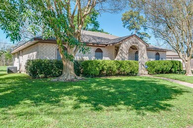 7339 Tall Pines Dr, Houston, TX 77088 - photo 2