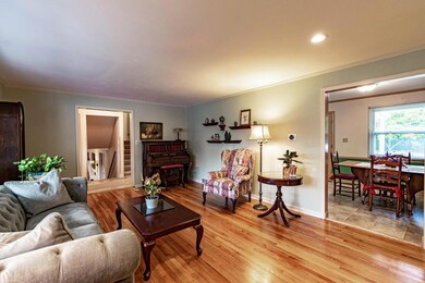 LIVING ROOM INTO DINING ROOM