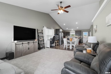 1564 Olde Brandy Ln, Davenport, IA 52807 - photo 3